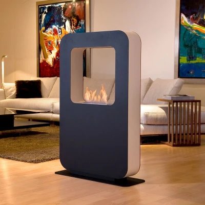 Safretti Curva XT - Black floor-standing bioethanol fireplace with a sleek, modern design, 70 cm length, and manual control.