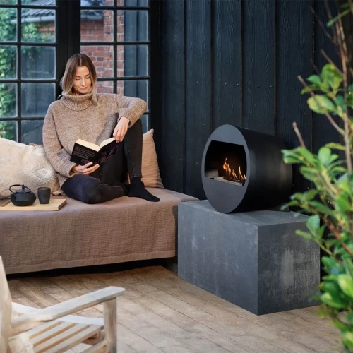 Aduro B2 Tabletop Bioethanol Fireplace in black with a sleek and modern design, featuring a 1-litre capacity and manual control.